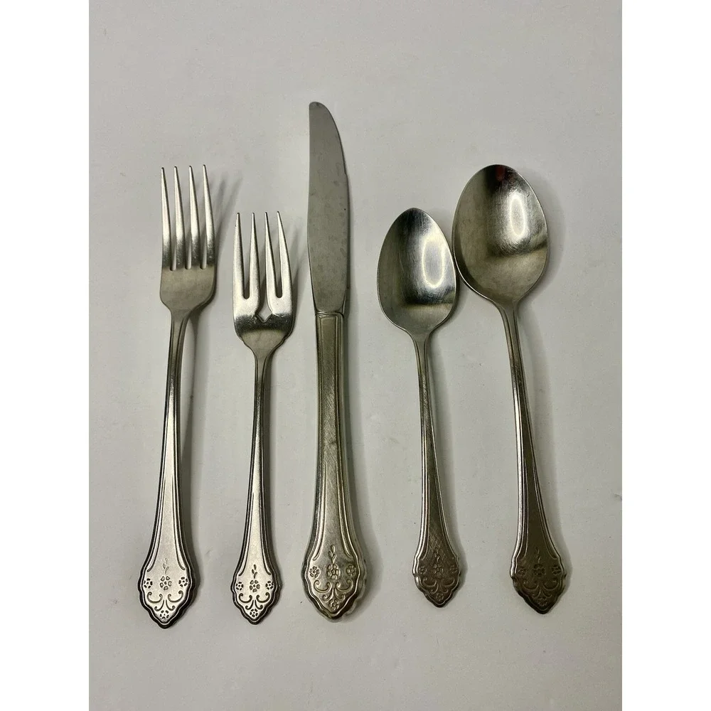 Lakewood By Oneida Silver Profile Stainless Place Setting Lot Spoon Fork Knife